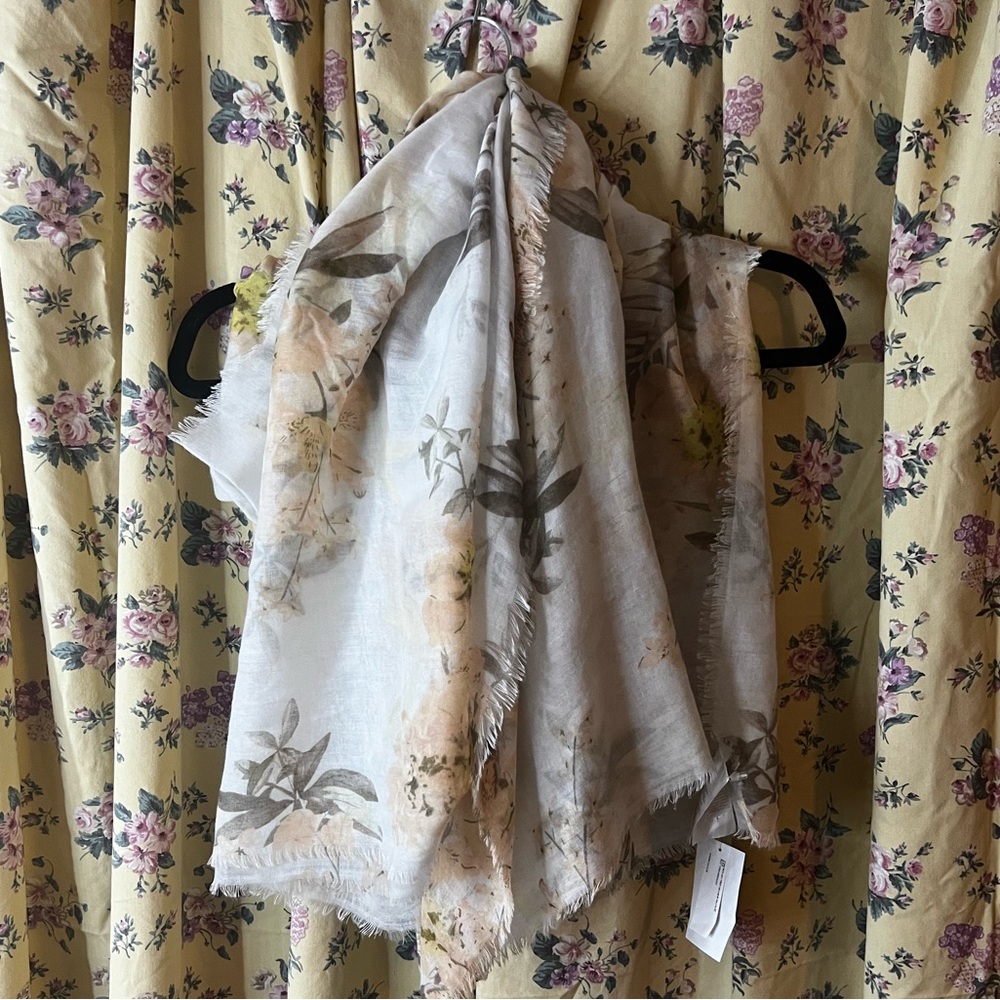 New H&M Lightweight Scarf